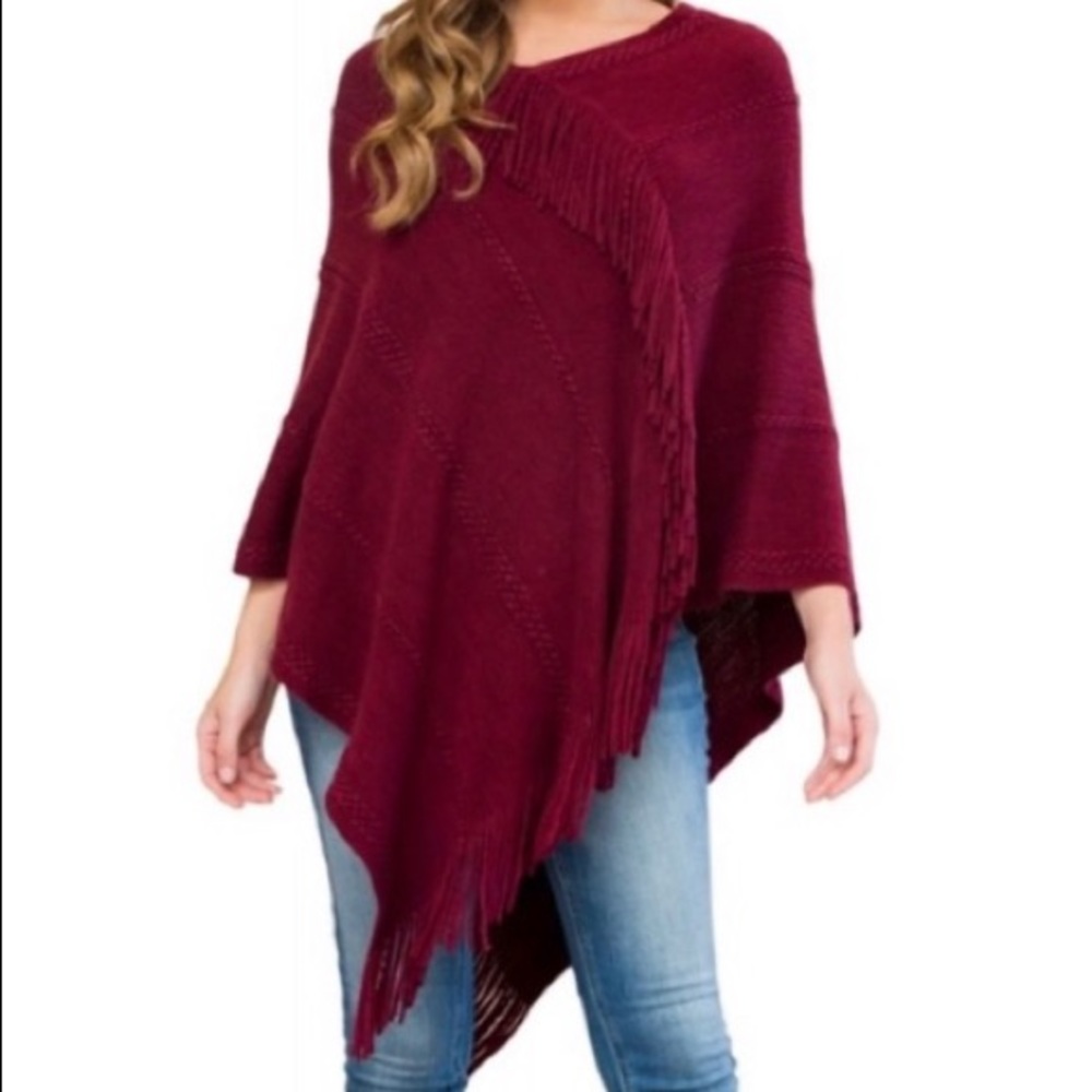 💥NWT💥 burgundy soft fringed poncho